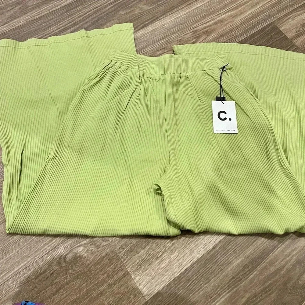NWT Callahan Knitwear The Everyday pant in green- Size Medium Anthropologie